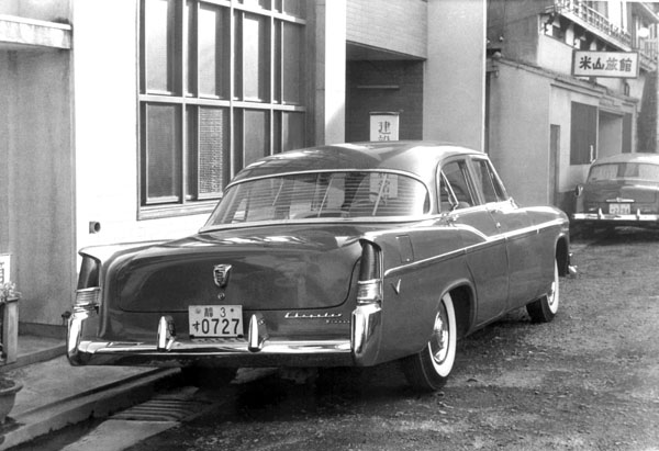 56-1b (020-12)b 1956 Chrysler Windsor.jpg